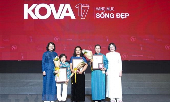 Cô giáo khuyết tật được vinh danh trong Lễ trao giải thưởng Kova lần thứ 17