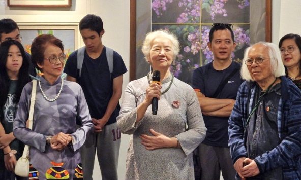 Ở tuổi 82, nữ họa sĩ Nguyễn Thị Mỹ vẫn đắm say vẻ đẹp các loài hoa