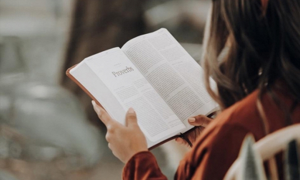 Đọc lướt hay đọc kỹ - Đâu phương pháp đọc hiệu quả trong thời đại số?