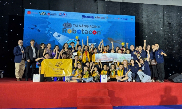 Lộ diện tài năng STEM ROBOT tham dự FIRST CHAMPION thế giới tại Mỹ
