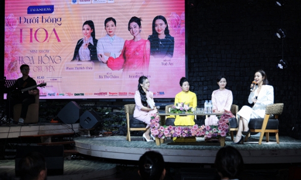 'Hoa hồng kể chuyện' - Hành trình trao yêu thương và chinh phục thành công