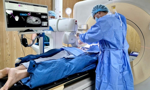 Sáng kiến cải tiến quy trình sinh thiết xương bằng robot, giúp lấy mẫu nhanh và giảm chi phí gấp 10 lần