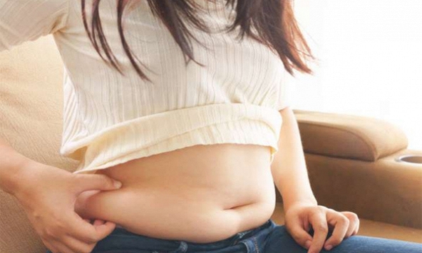 Tại sao vòng eo của chúng ta to ra ở tuổi trung niên?