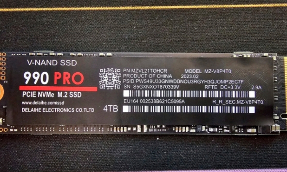 Vừa ra mắt, ổ SSD đầu bảng của Samsung đã có hàng nhái: Thiết kế giống hệt, giá rẻ hơn 7 lần nhưng tốc độ cũng...chậm hơn 7 lần