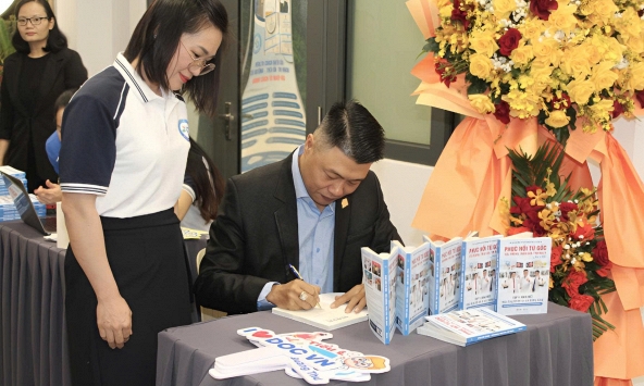 Ra mắt sách “Phục hồi từ gốc tiểu đường, thừa cân, tim mạch” 