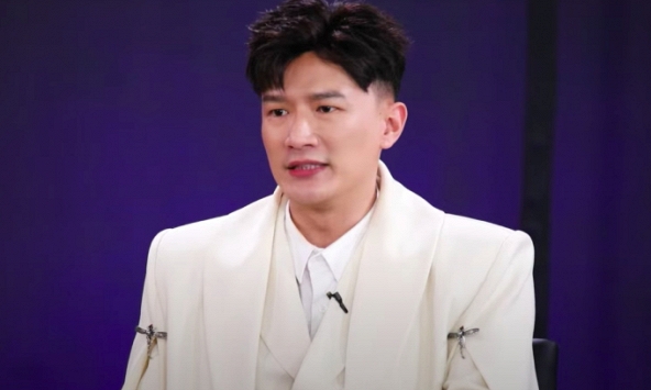 Dược sĩ Tiến 'biến mất' khỏi phòng loại The New Mentor: Thỏa thuận bớt lộng quyền để Hà Hồ nguôi giận?