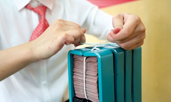 Không có căn cứ để siết chặt thêm cho vay bất động sản và chứng khoán