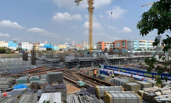 Người mua nhà “gánh” giá thép tăng