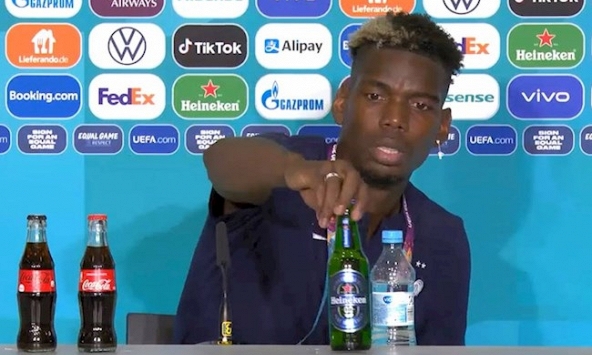 UEFA sẽ trừng phạt đội nào để cầu thủ tự ý di chuyển chai nước của nhà tài trợ