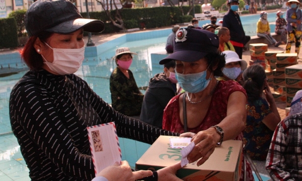 Đại dịch Covid-19 đã làm ngưng trệ sản xuất, doanh nghiệp thiếu việc làm, một bộ phận lao động phải nghỉ việc