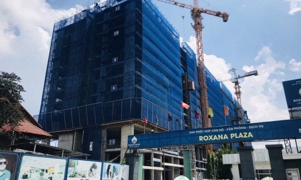 Dự án Roxana Plaza đang bị ngừng xây dựng do xảy ra mâu thuẫn nội bộ của ban lãnh đạo Công ty CP Naviland