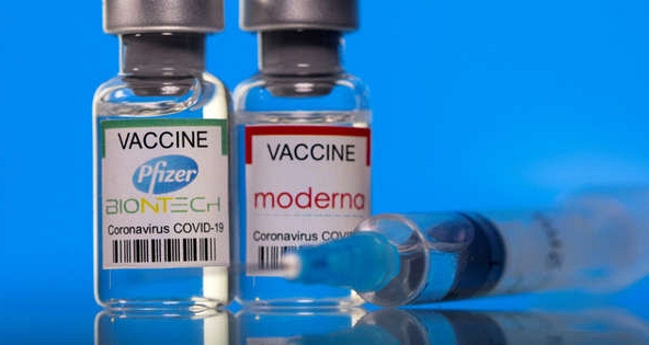Lợi ích của vaccine công nghệ Pfizer và Moderna vượt xa nguy cơ biến chứng viêm tim
