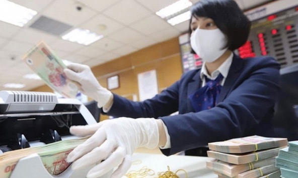 Giảm lãi suất cho vay, khiến ngân hàng khóc ròng nhưng lợi nhuận vẫn còn cao