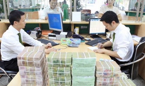 Khách hàng vẫn còn gặp khó khăn, giảm lãi suất 'chỉ thấy trên ti vi'