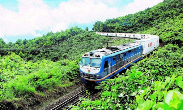 Ngành đường sắt đang gặp khó với 'cơn bão' COVID-19 lần thứ 4 vay 800 tỷ đồng để duy trì hoạt động