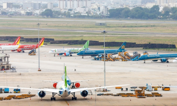 Phương án áp giá sàn vé máy bay chỉ áp dụng trong thời gian ngắn? tồn tại các bất cập, hạn chế