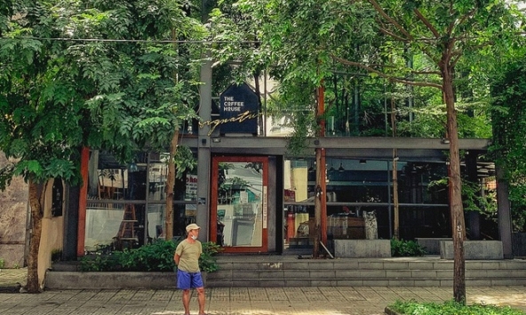 Đến Starbucks, The Coffee House cũng phải trả mặt bằng