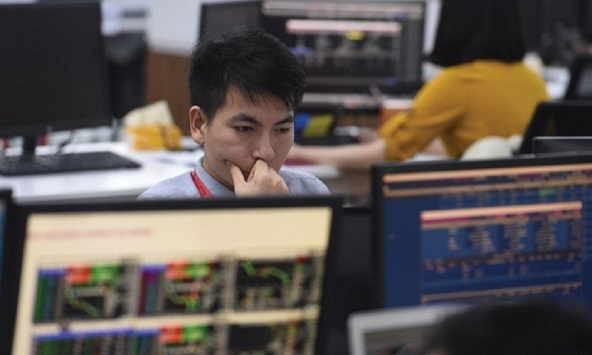 Đầu tư chứng khoán kích thích người trẻ, thử thách tâm lý