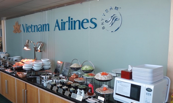 Vietnam Airlines (HVN) đi bán cơm, bánh mì, trà sữa,...