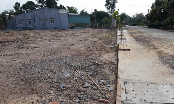 Tràn lan nạn phân lô bán nền núi Bà Đen