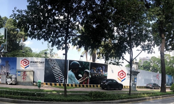 Công trình tòa nhà văn phòng Phát Đạt bị dân 'tố' đập tường ngăn hẻm không xin phép?