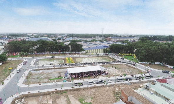 Hàng loạt dự án bất động sản ở Bình Dương cứ chây ì bàn giao khiến nhiều người chỉ biết 'ôm mặt khóc'