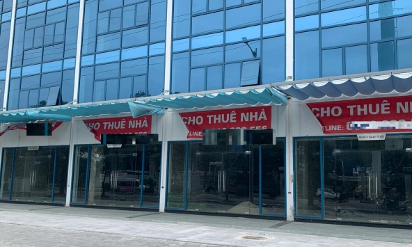 Nhiều căn shophouse bị bỏ trống tại một dự án