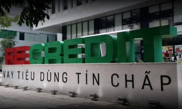 FE Credit lợi nhuận giảm mạnh