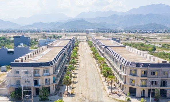 Thị trường bất động sản đang bị siết chặt