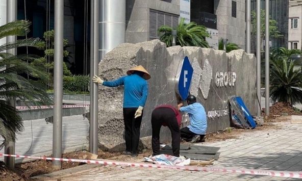 Tập đoàn FLC đã đem tòa nhà 42 tầng này 'gán nợ' cho OCB, logo FLC bị tháo bỏ