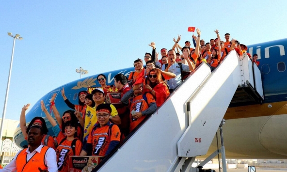 Đưa 247 cổ động viên sang UAE chỉ sau 48 giờ: một lần “chơi lớn” không thể nào quên của Wake-up 247