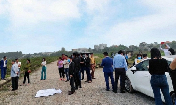 Với các chiêu trò tinh vi, các đối tượng cò mồi đã khiến nhiều nhà đầu tư bất động sản rơi vào bẫy