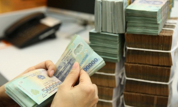 Nhiều khách hàng, doanh nghiệp trong trạng thái thấp thỏm chờ giải ngân từ phía ngân hàng