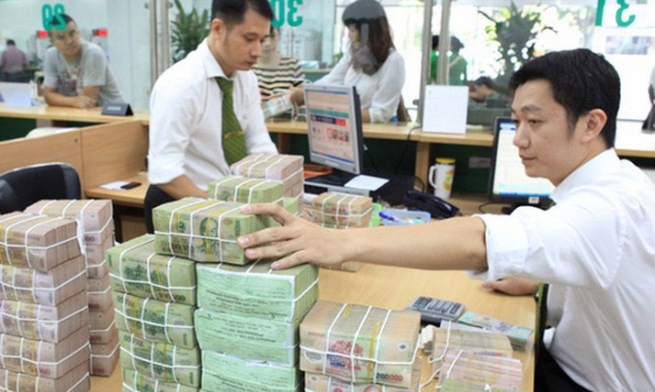 Thời kỳ tiền rẻ chấm dứt doanh nghiệp lao đao