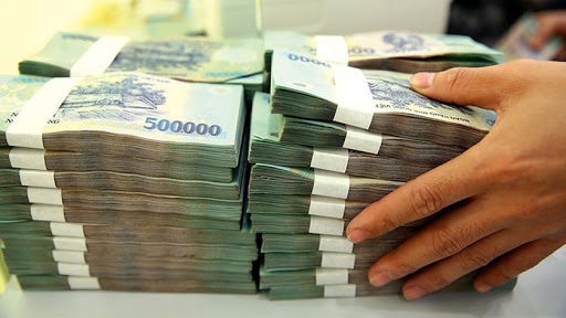 Khi câu chuyện về điều chỉnh hạn mức (room) tăng trưởng tín dụng “căng như dây đàn”