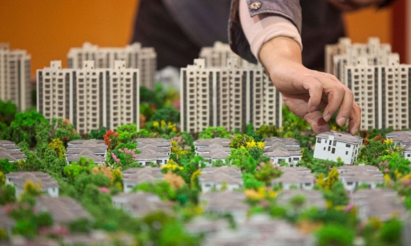 Tăng lãi suất là một trong những công cụ siết dòng tiền vào lĩnh vực bất động sản