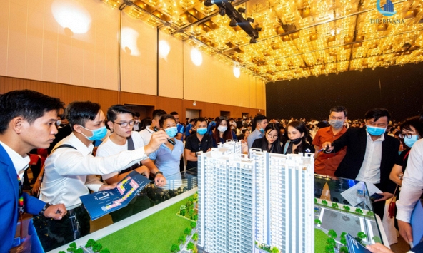 Khó khăn còn bủa vây chủ đầu tư lẫn người mua nhà những tháng cuối năm