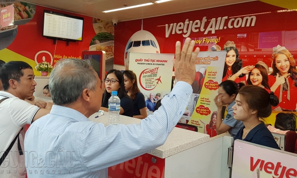 Khách hàng bức xúc vì VietJet hoãn chuyến 7 giờ sáng đến 23 giờ đêm