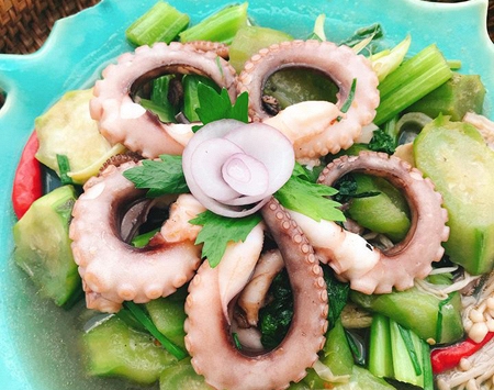 Món ngon mỗi ngày: Cách làm món bạch tuộc xào mướp thơm ngon