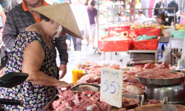 Giá thịt heo bán lẻ tại chợ tăng nhẹ
