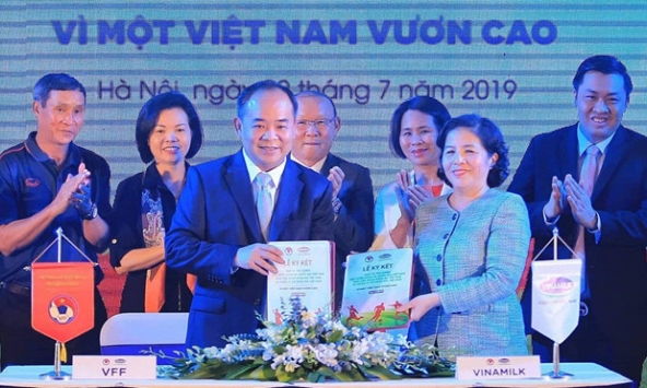 Vinamilk lý giải về việc chi 18 tỷ đồng cho công ty môi giới