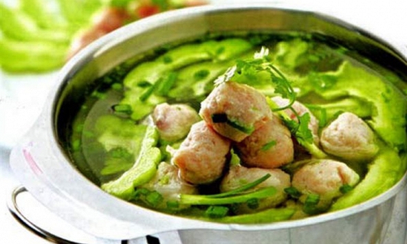 Món ngon mỗi ngày: Cách nấu lẩu cá thác lác khổ qua chuẩn ngon