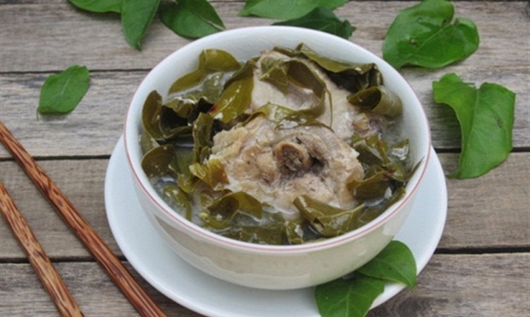 Món ngon mỗi ngày: Cách nấu canh gà lá giang đơn giản