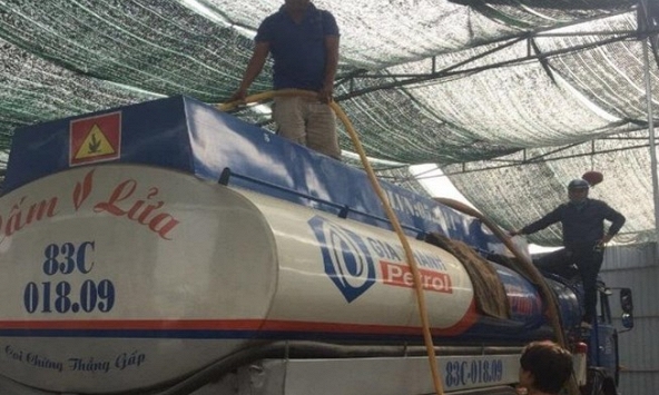 Hoạt động kinh doanh xăng dầu sắp bị kiểm tra đồng loạt sau vụ xăng giả 
