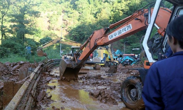 Đèo Bảo Lộc sạt lở nghiêm trọng, hàng nghìn xe tê liệt nhiều giờ