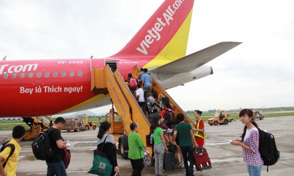 Vietjet Air tiếp tục hoãn chuyến, hành khách “khóc ròng”