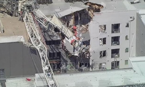 Cần cẩu sập xuống tòa chung cư ở Texas, ít nhất 7 người thương vong