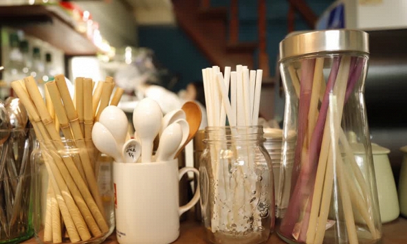Gongcha, Thức cafe, Phúc Long, The Coffee House, Highland... vẫn sử dụng đồ nhựa