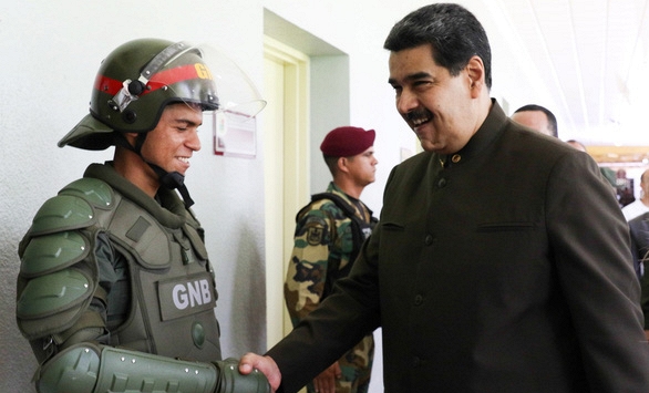 Mỹ tiến tới cấm vận kinh tế hoàn toàn với Chính phủ Venezuela