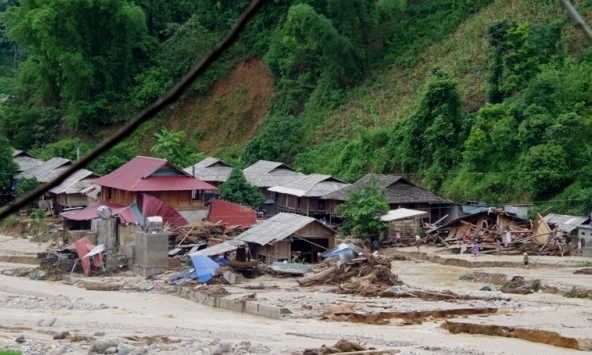 Tang thương 5 người trong một gia đình ở Thanh Hóa bị lũ cuốn trôi